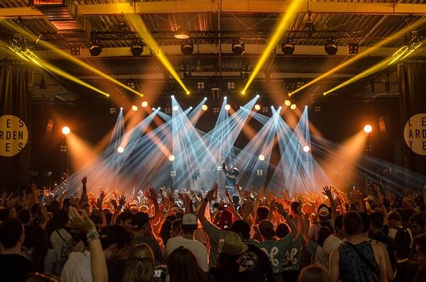 Klucz do sukcesu na scenie - wybieramy odpowiednie sprzęt audio